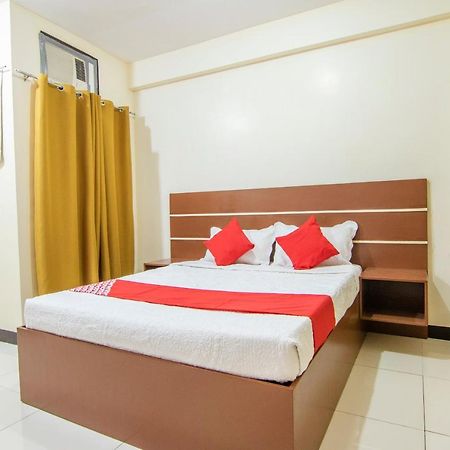מנילה Oyo 578 Red Velvet Suites מראה חיצוני תמונה