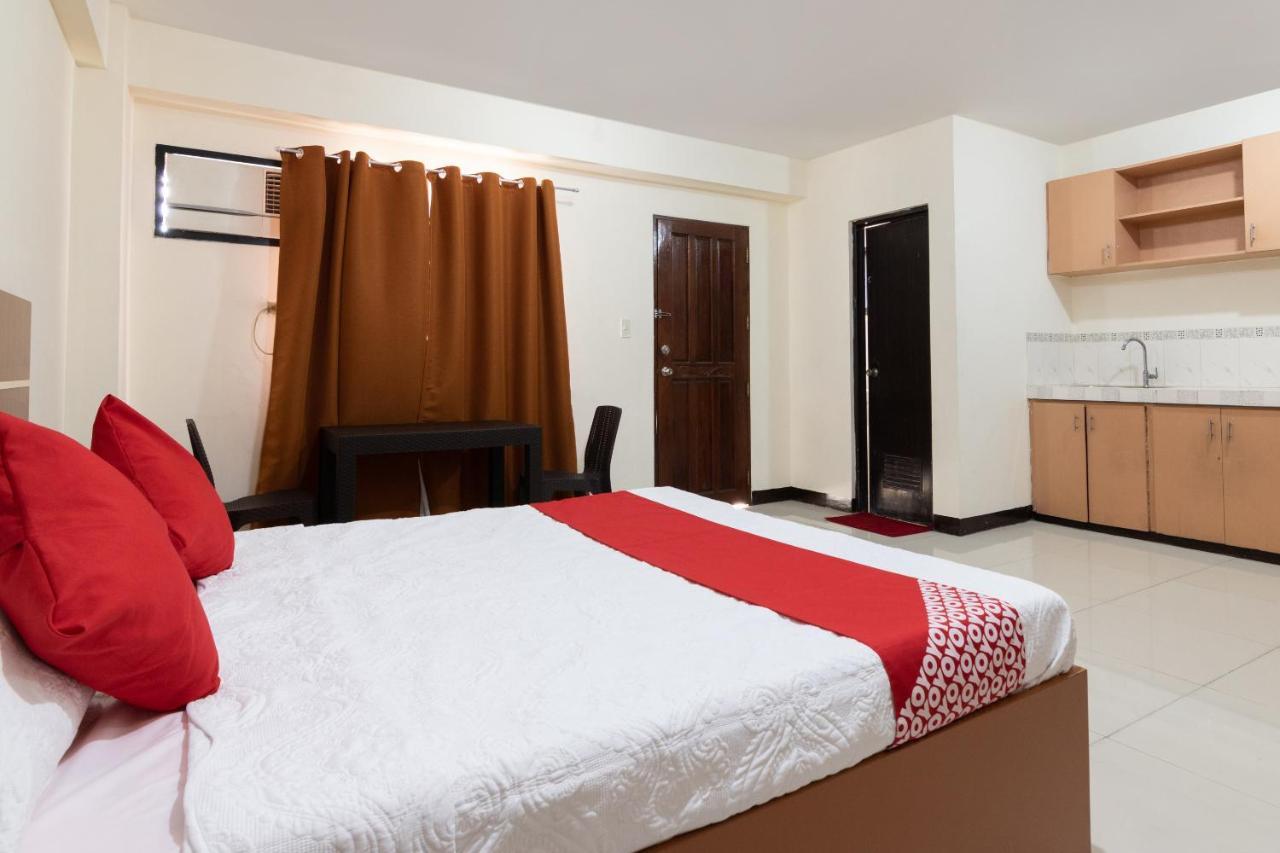 מנילה Oyo 578 Red Velvet Suites מראה חיצוני תמונה