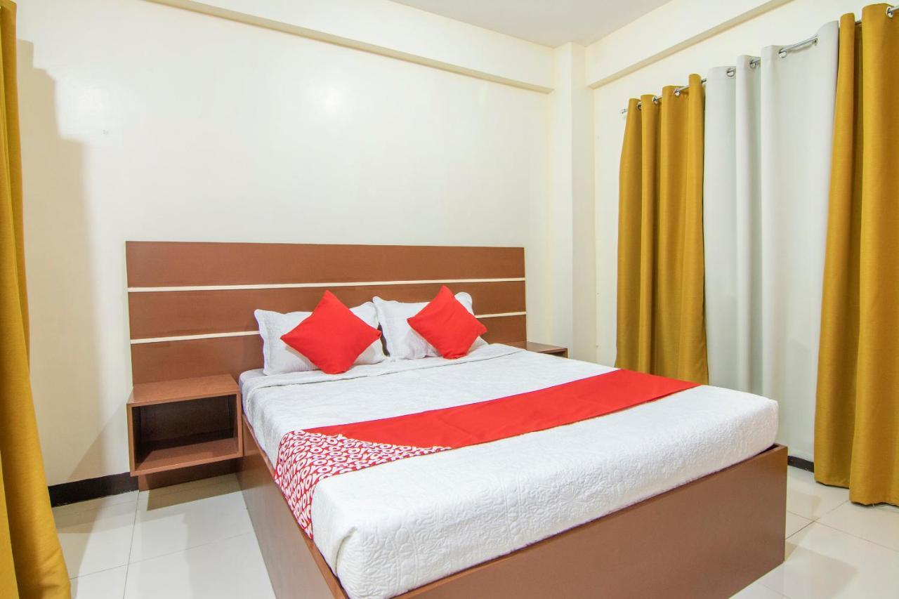 מנילה Oyo 578 Red Velvet Suites מראה חיצוני תמונה