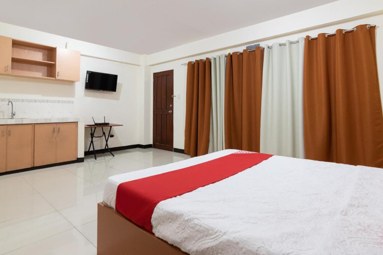 מנילה Oyo 578 Red Velvet Suites מראה חיצוני תמונה