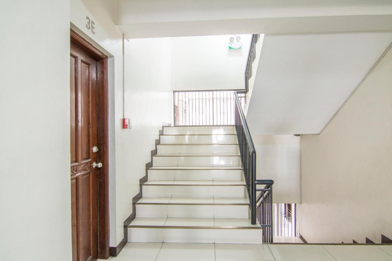 מנילה Oyo 578 Red Velvet Suites מראה חיצוני תמונה